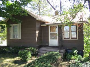 900 S Beaumont Rd, Prairie Du Chien, WI 53821