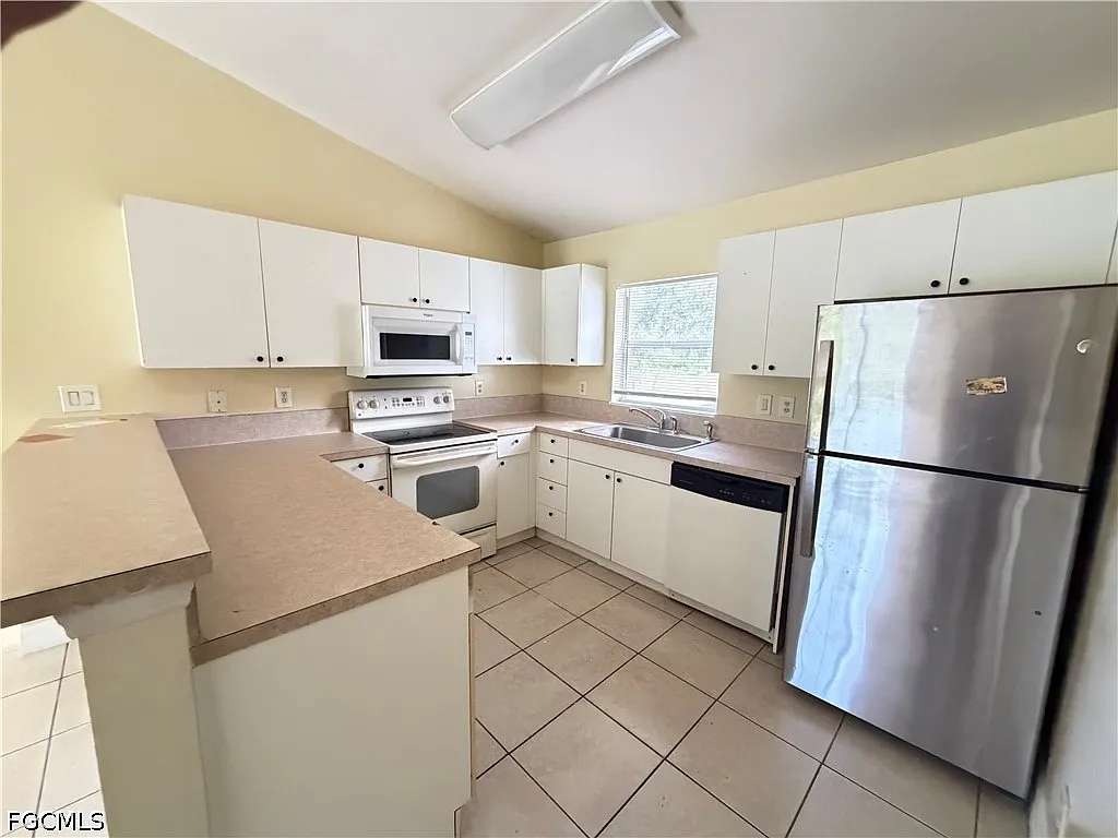 3 bed, 2.0 bath, 1119 sqft, $1,500 — Photo 3