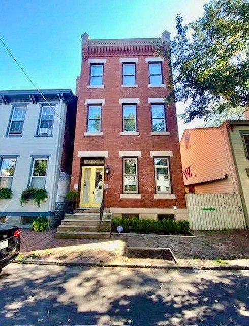 Welcome to 1242 Resaca Place, historic Mexican War Streets