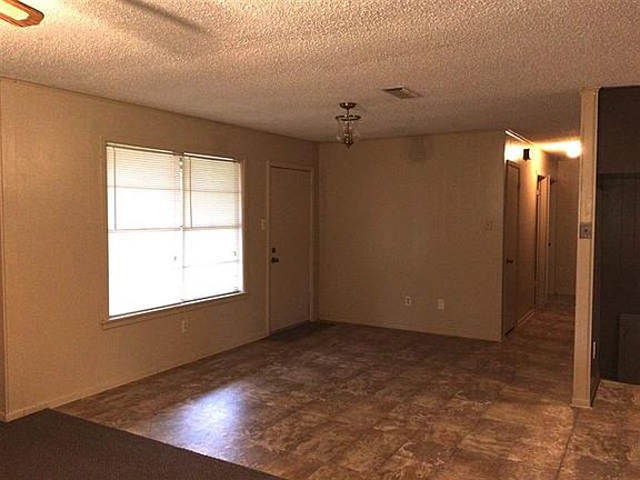 4th image of 717 Bluebonnet Dr