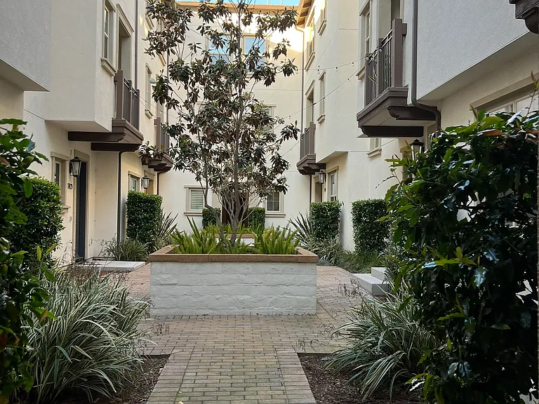 907 Slate St — Photo 34