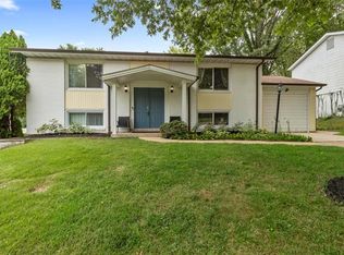 1344 Glenstone Dr, Maryland Heights, MO 63043
