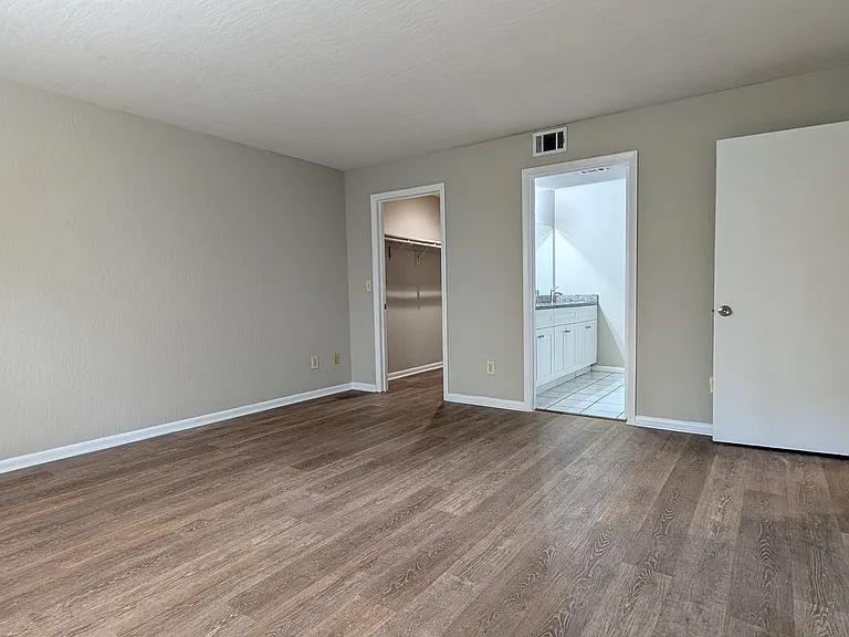2130 Forest Knoll Dr NE #111 — Photo 10