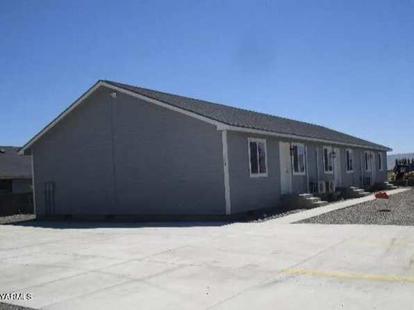 130 Mauch Alley St Unit A-b, Harrah, WA 98933