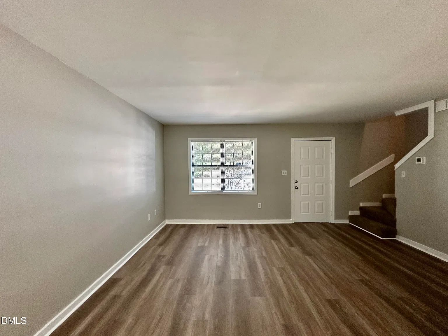 2 bed, 1.5 bath, 1015 sqft, $1,395 — Photo 3