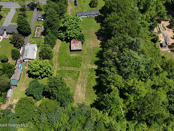 5th image of 579 Springtown Road