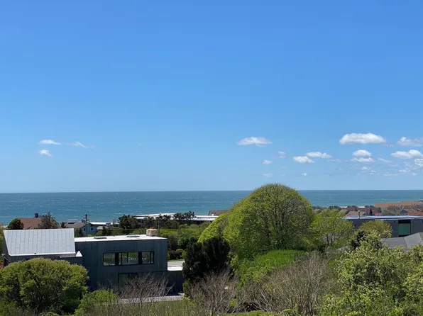 9 Hopkins Ave, Montauk, NY 11954