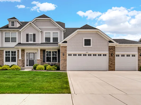 10157 Sentry Dr, Saint John, IN 46373