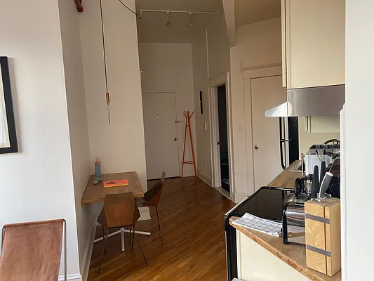 Rented by Dream Space Realty | media 8