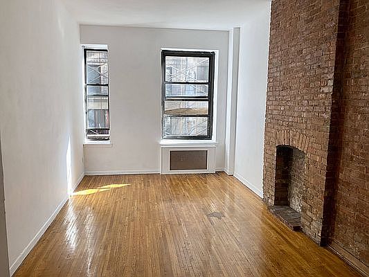1st image of 36 W 35th St APT 3C