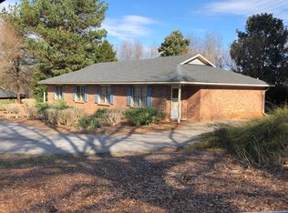 2036 Pineview Dr, Spartanburg, SC 29307