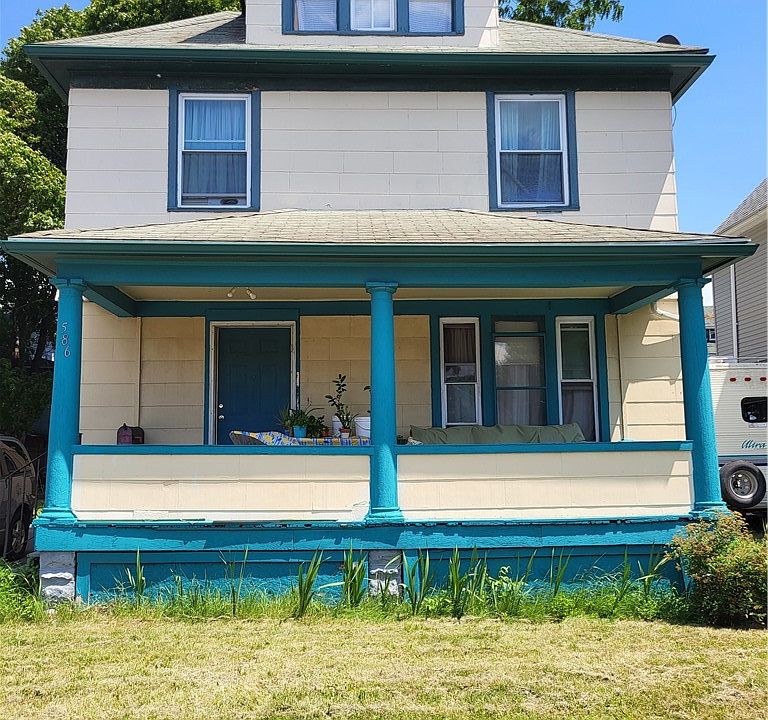 1st image of 586 Thurston Rd