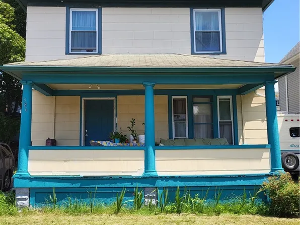 586 Thurston Rd, Rochester, NY 14619