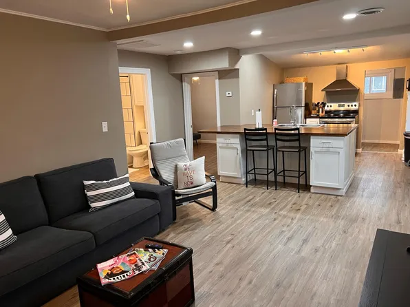 517 Manatee Ave, Hazel Park, MI 48030