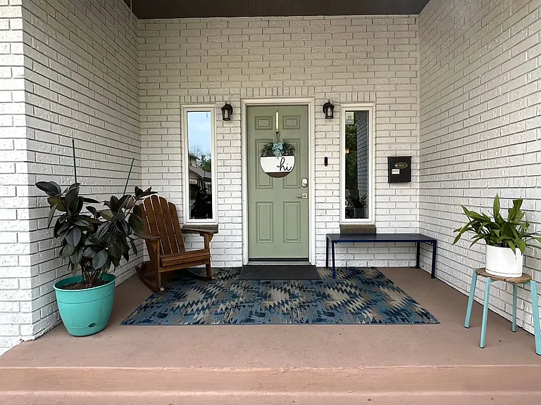628 W Magnolia Ave — Photo 3