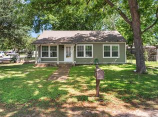 1036 Jackson St, Columbus, TX 78934