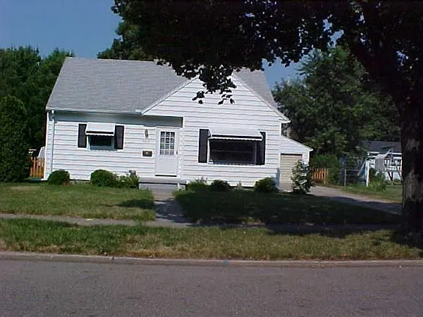 4512 Devonshire Ave photo 1