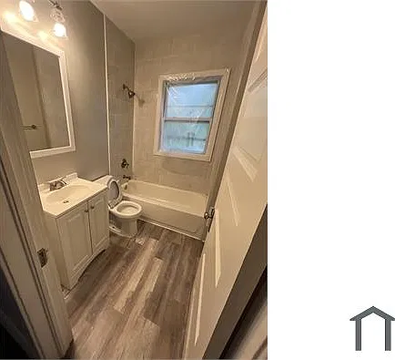 4 bed, $1,300 — Photo 4