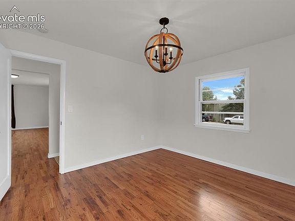 5th image of 2617 Robinson St