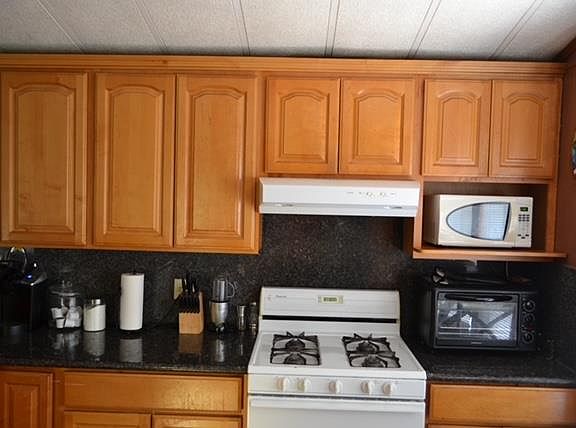 4th image of 1085 Tasman Dr