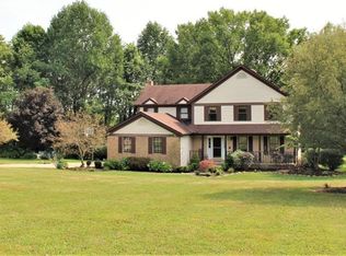 8351 Timber Trl, Chagrin Falls, OH 44023