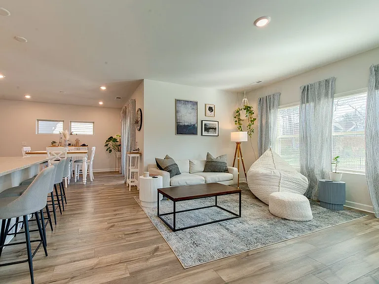 4009 Woodland View Dr — Photo 24