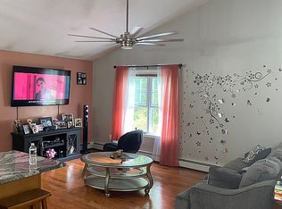 17 Browns Brook Rd, Webster, MA 01570