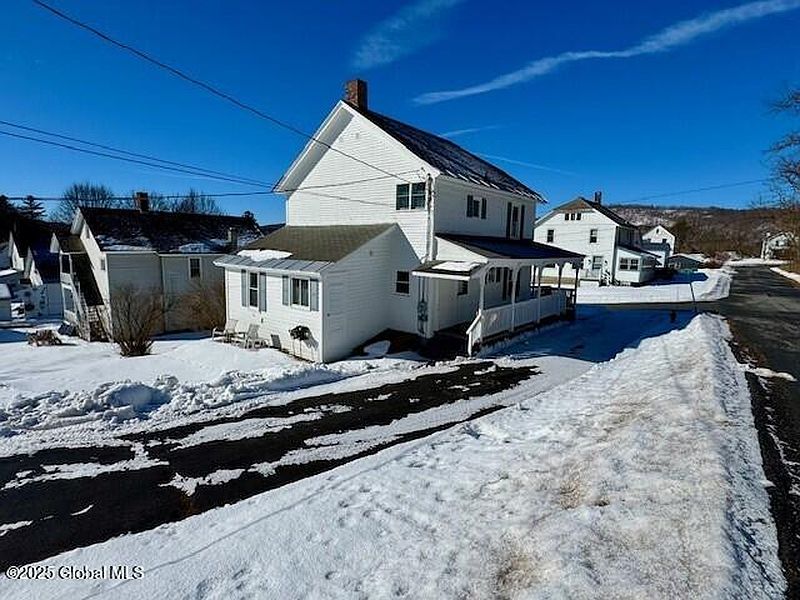 3rd image of 8 E Pine Street