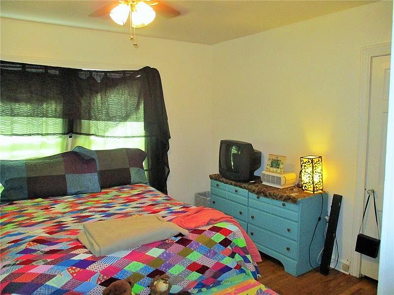 2nd image of 2211 Parrott Ave