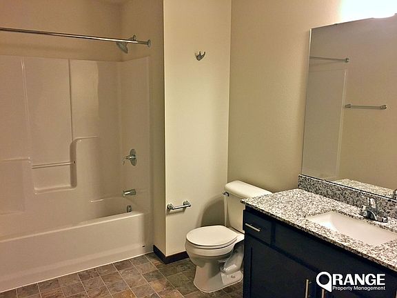 5th image of 1306 N Main St APT 209