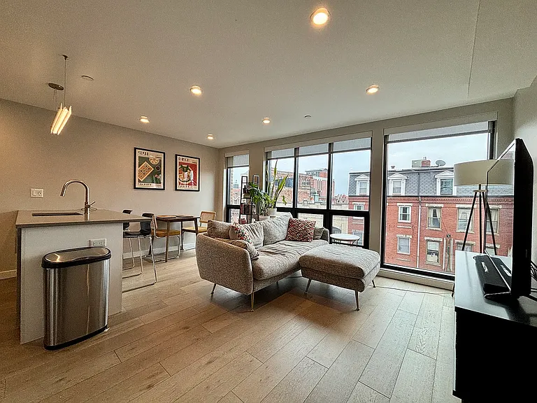 244 Hanover St #510 — Photo 1