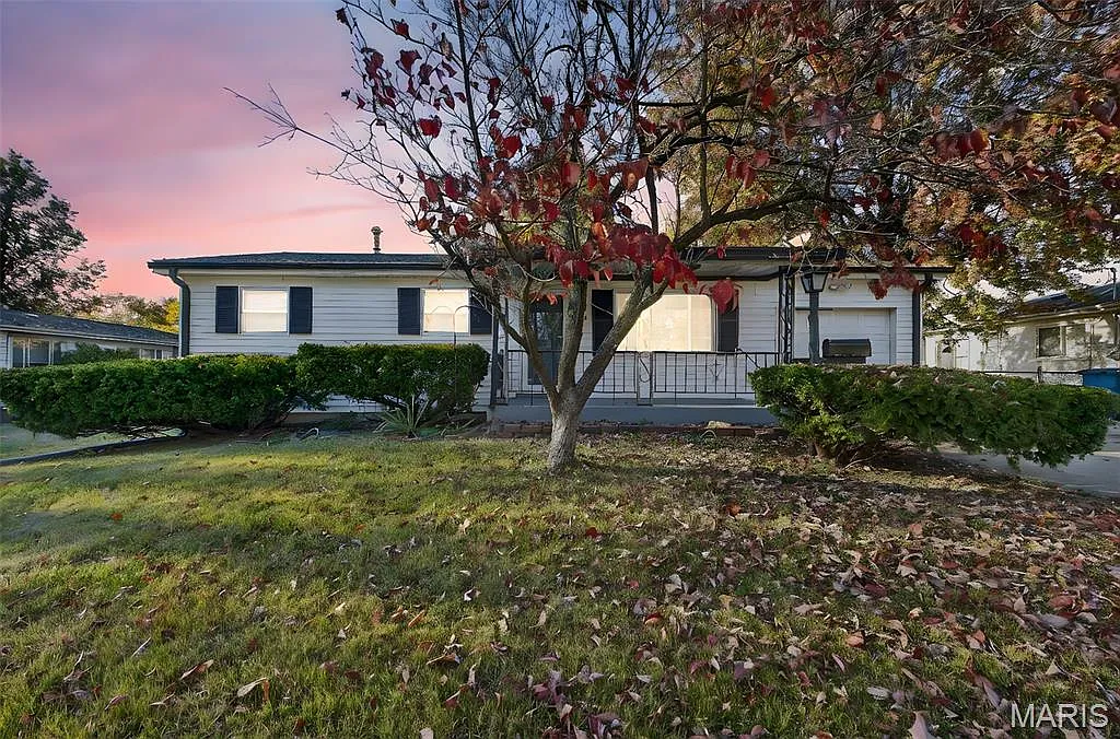 6803 Olivewood Dr photo 1