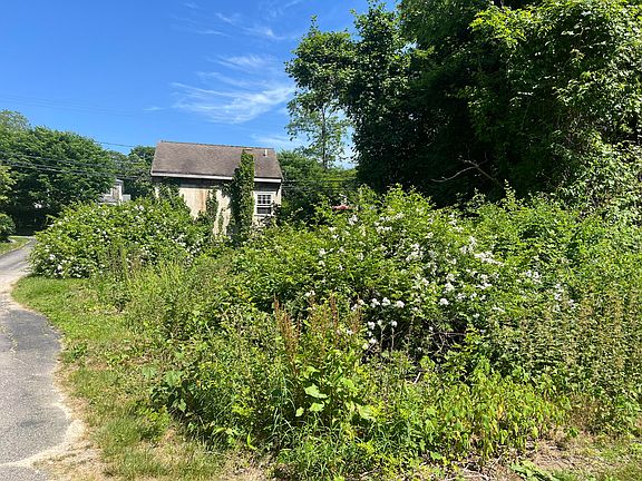 2nd image of 682 W Falmouth Highway