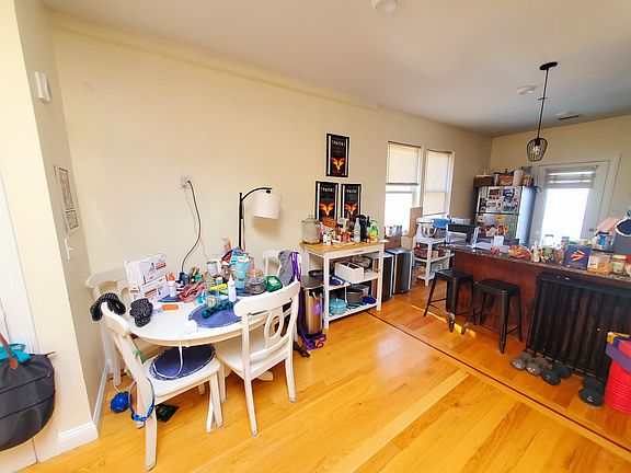 4th image of 549 Washington St #5