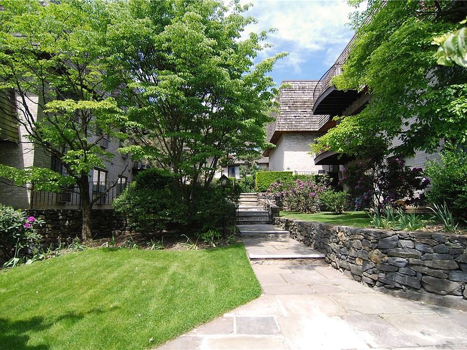 1st image of 555 Central Park Avenue #105