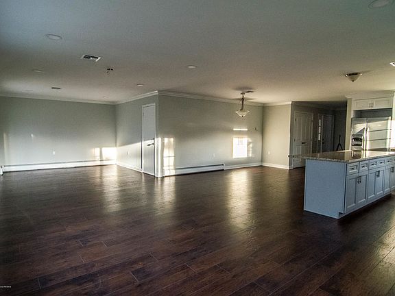 3rd image of 14 Shannon Ct