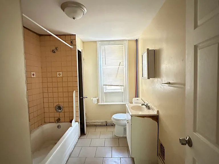 133 Hobart St #2B — Photo 7