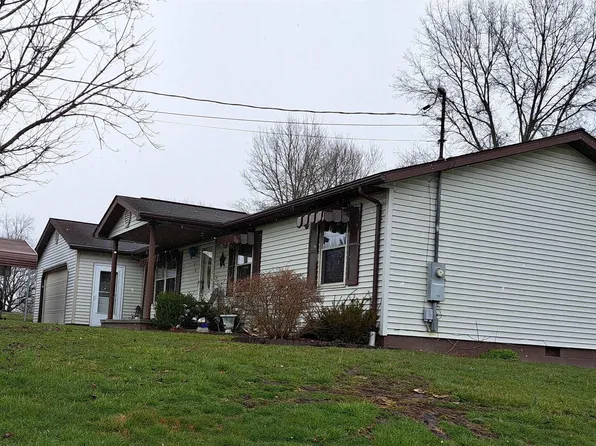 48 Jackson St, Belington, WV 26250