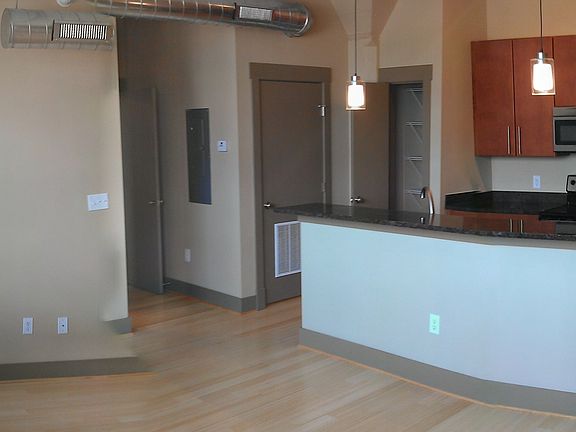2nd image of 806 Wasena Ave SW APT 203
