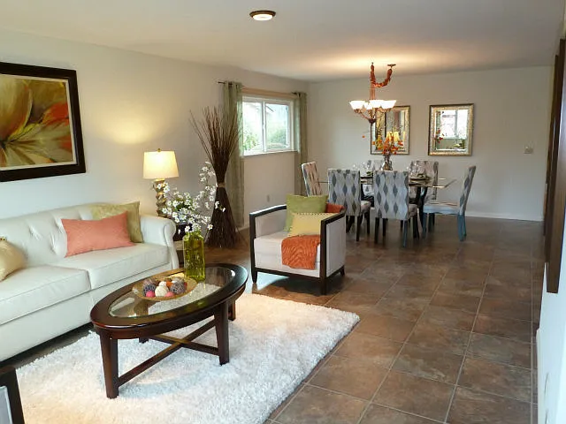 4 bed, 2357 sqft, $6,400 — Photo 2