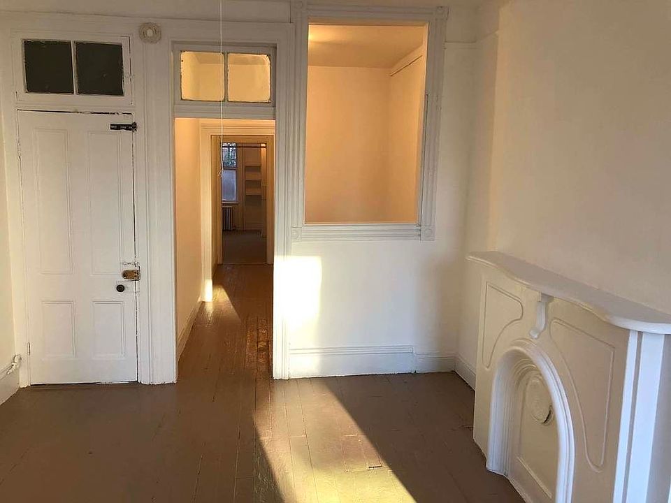 1st image of 128 N 1st St APT 2