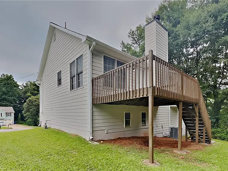 170 Sterling Dr — Photo 28