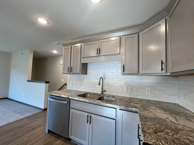 Gateway Place Apartments — Photo 76