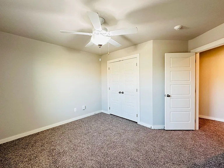 2116 Camino Del Plaza Ln — Photo 28