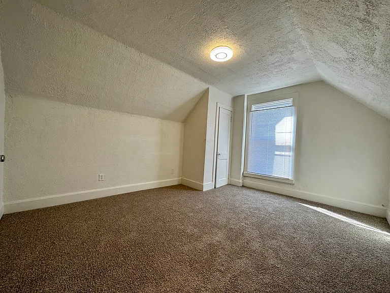 2700 W Marquette St — Photo 19