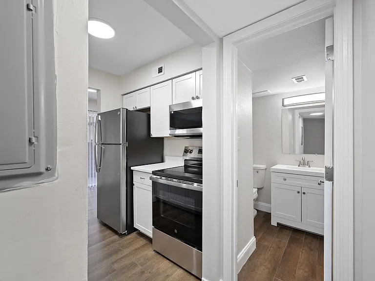 Breezy Palms — Photo 42