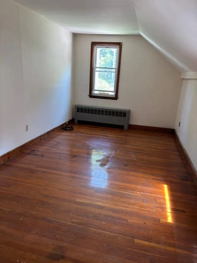 2 bed, 1.0 bath, 960 sqft, $1,395 — Photo 2
