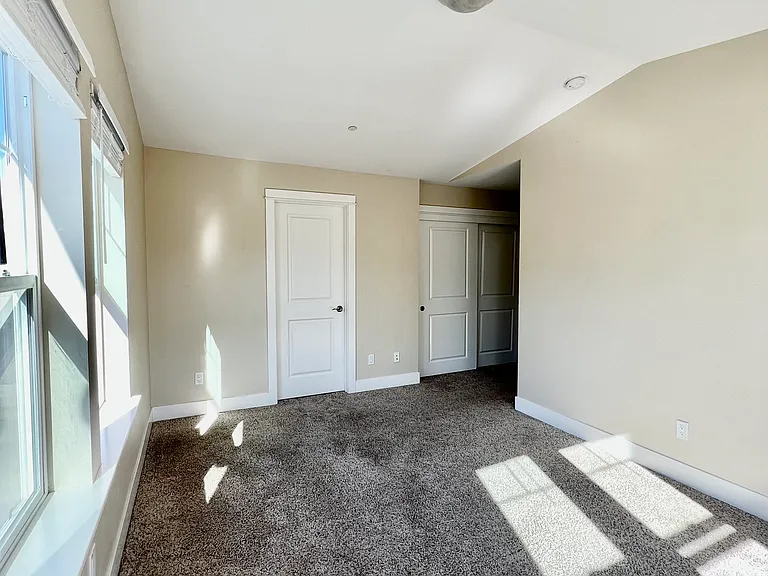 720 Harrison St — Photo 13