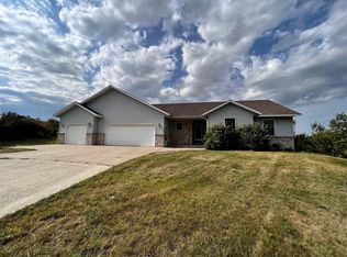 805 Spruce Ave, Barrett, MN 56311