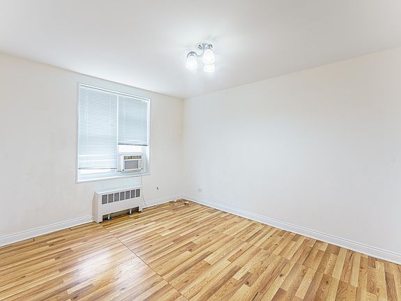 5th image of 6035 N Damen Ave APT 109